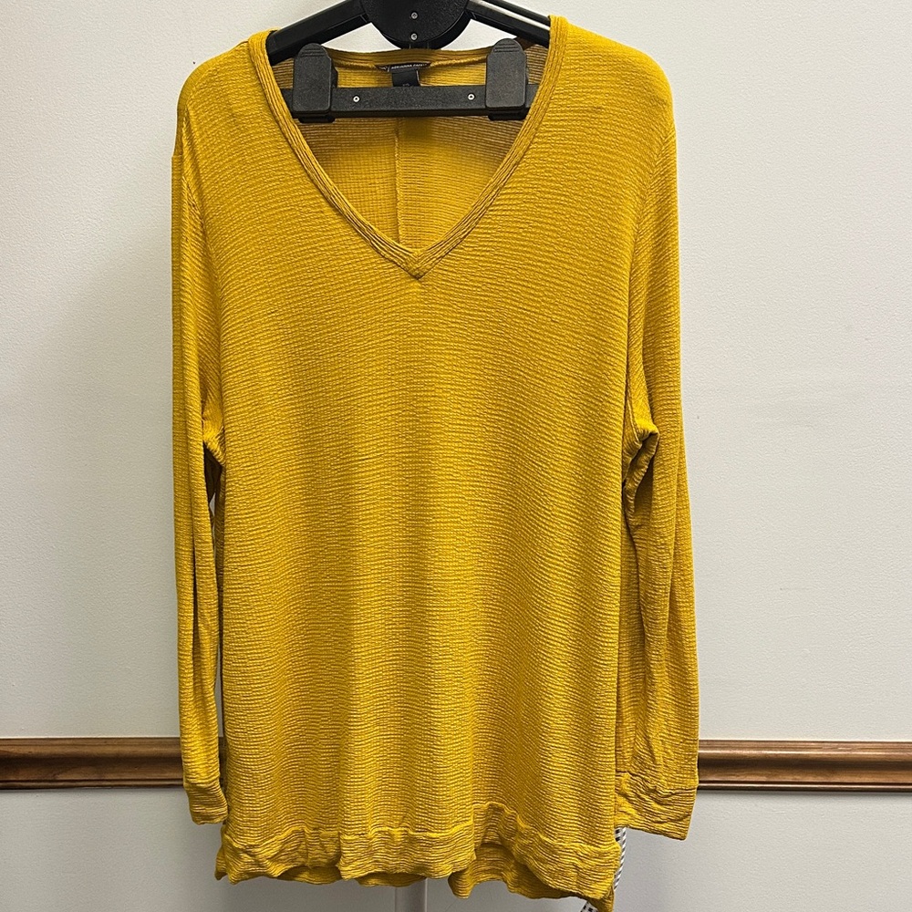 Adrianna Papell Mustard Long Sleeve V-Neck Top